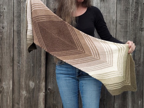 Flowing Fade Shawl